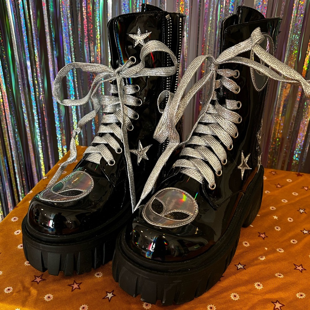 NWT Dolls Kill Alien Space Boots